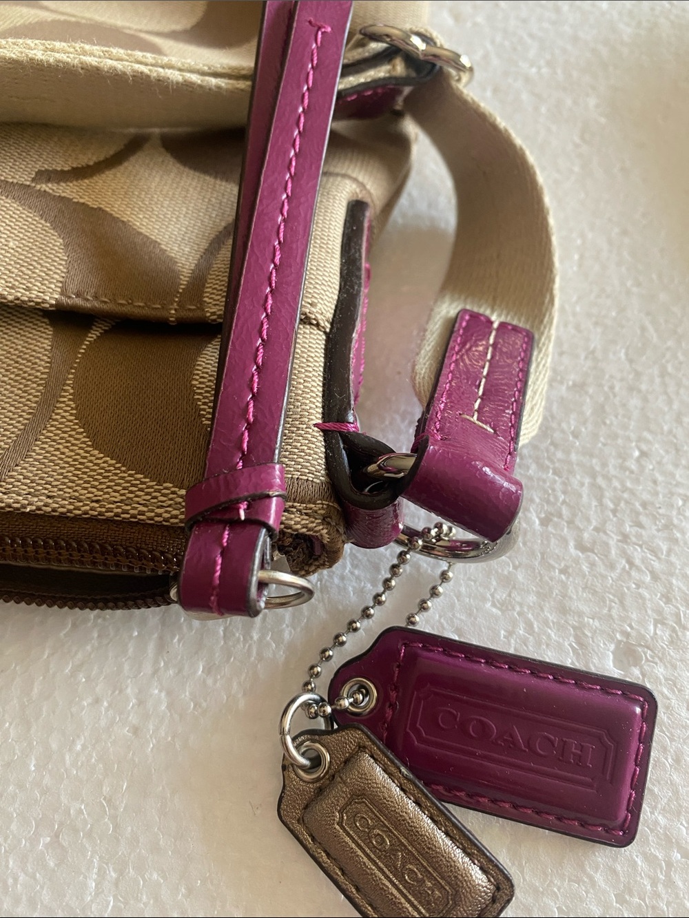NWT Coach Signature Canvas Crossbody Bag in Beige and Magenta - Picture 7 of 8